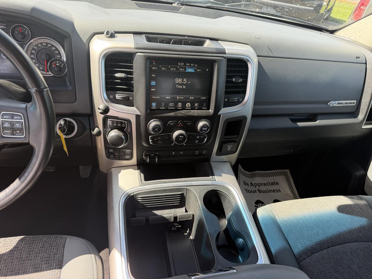 RAM 1500 Big Horn Crew Cab 4WD 2016