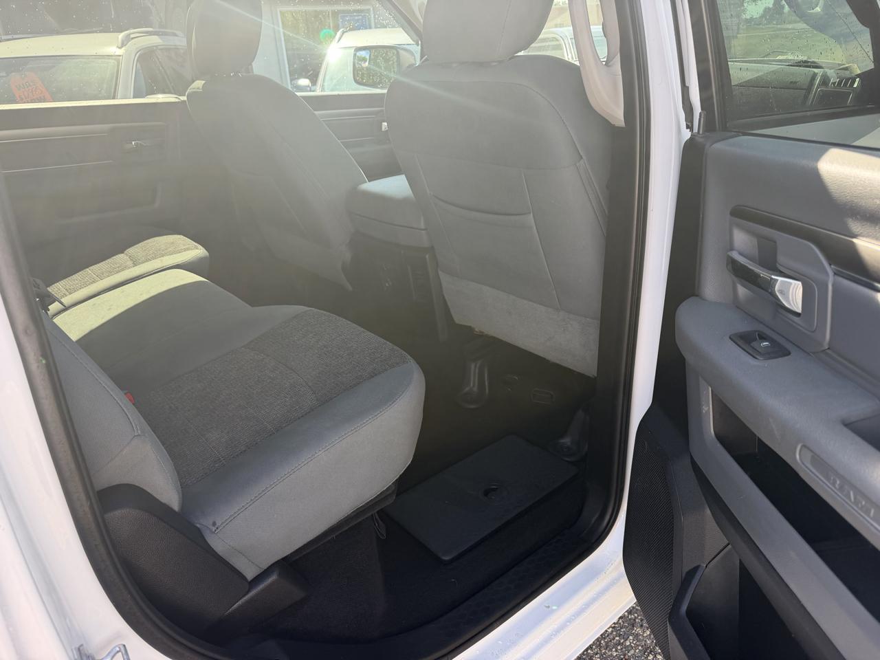 RAM 1500 Big Horn Crew Cab 4WD 2016