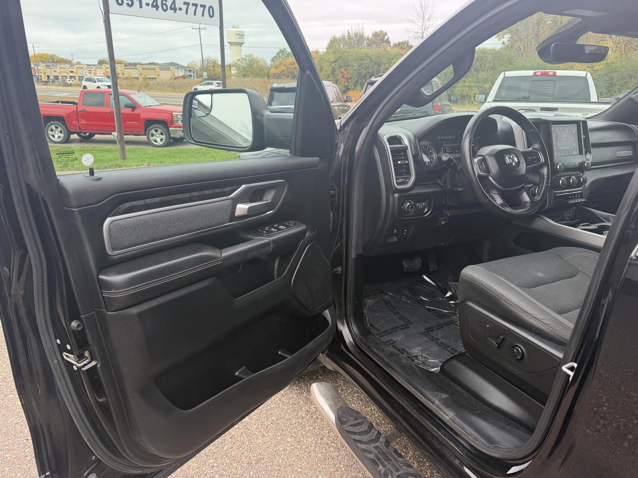 RAM 1500 Big Horn Crew Cab SWB 4WD 2019