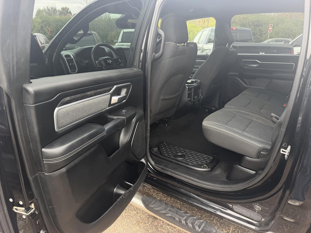RAM 1500 Big Horn Crew Cab SWB 4WD 2019