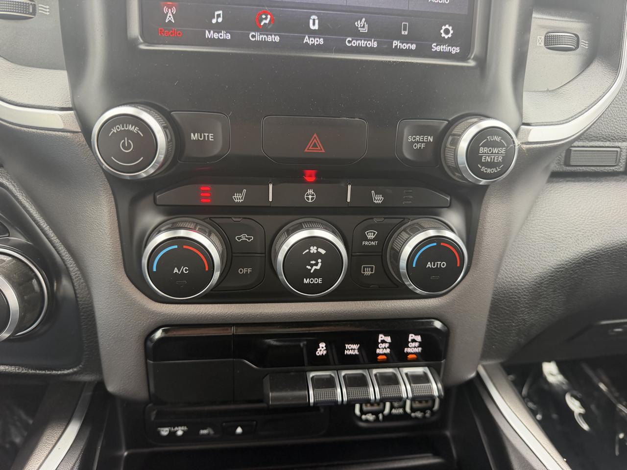 RAM 1500 Big Horn Crew Cab SWB 4WD 2019