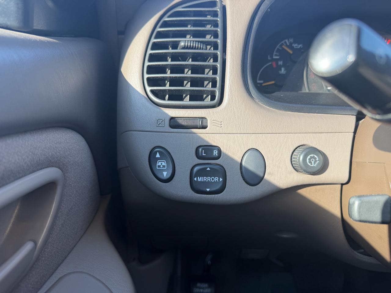 Toyota Tundra SR5 V8 4WD 2004