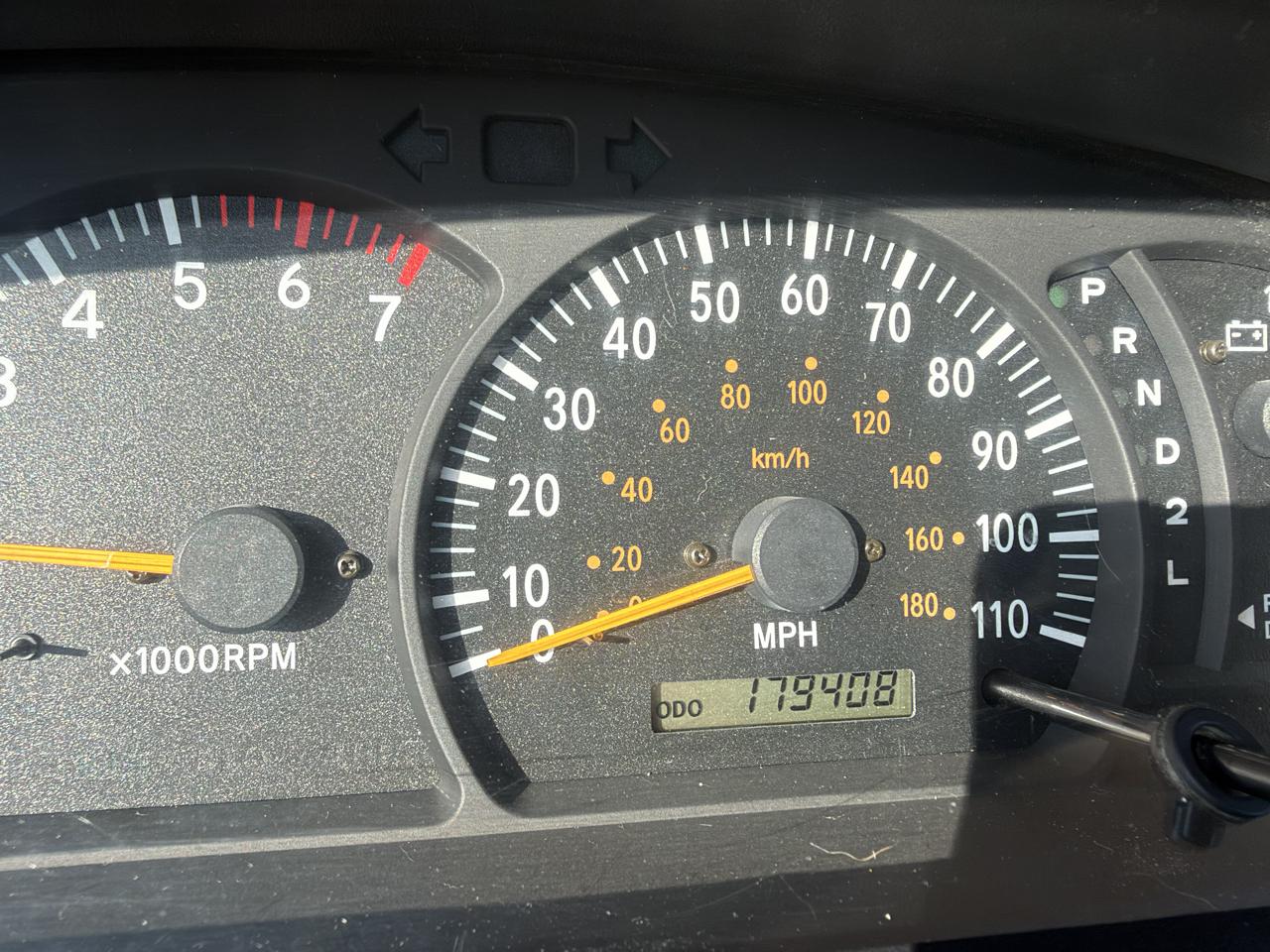Toyota Tundra SR5 V8 4WD 2004