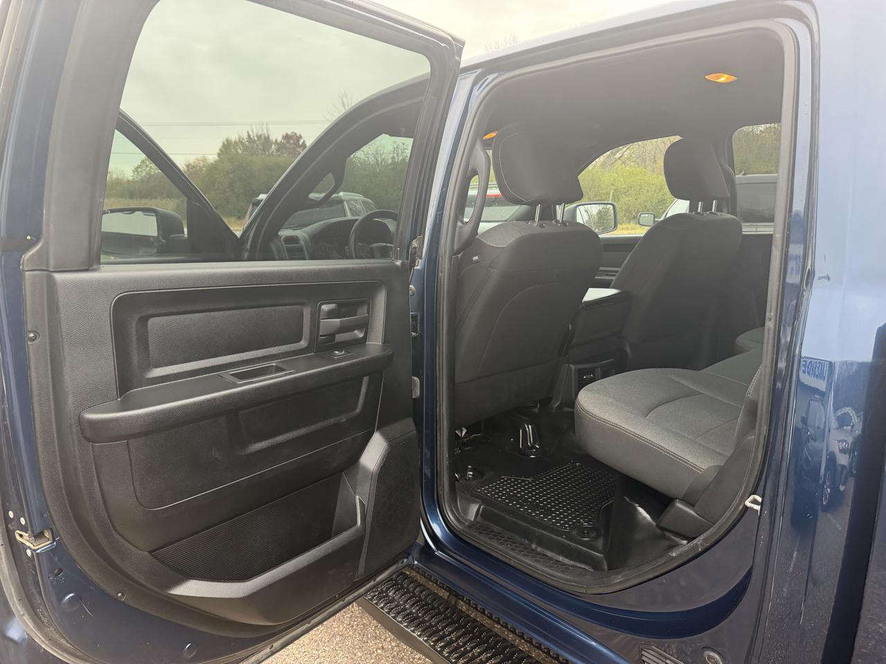 RAM 2500 Tradesman Crew Cab SWB 4WD 2022