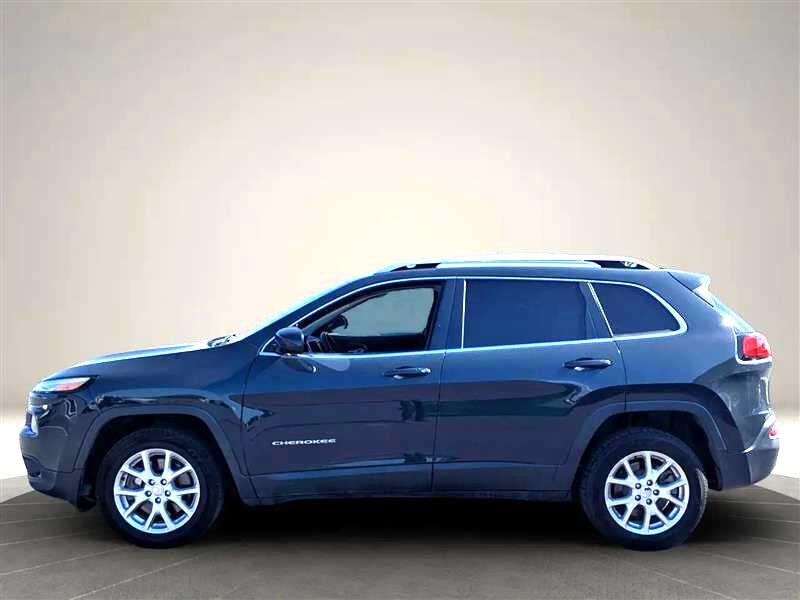 2018 Jeep Cherokee Latitude photo 2