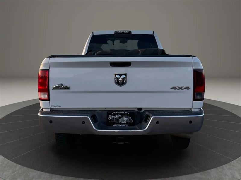 2016 Ram 3500 SLT photo 4