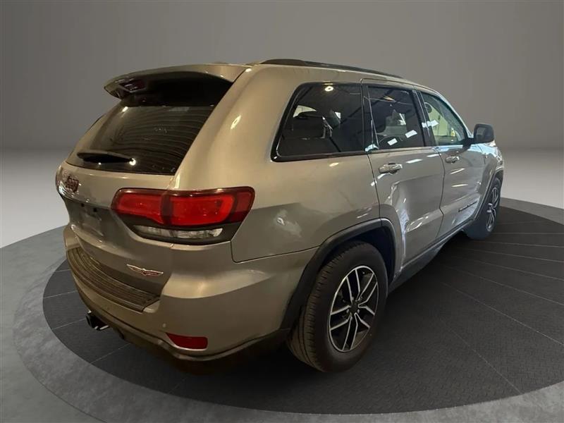 2020 Jeep Grand Cherokee Trailhawk photo 2