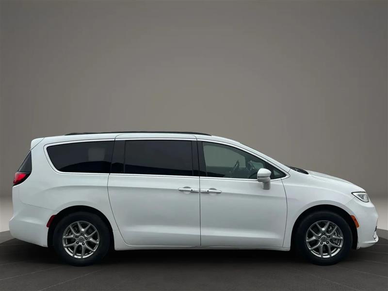 Chrysler Pacifica Touring 2022