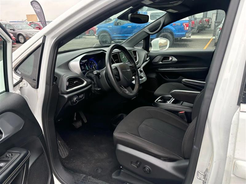 Chrysler Pacifica Touring 2022