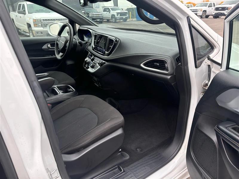 Chrysler Pacifica Touring 2022