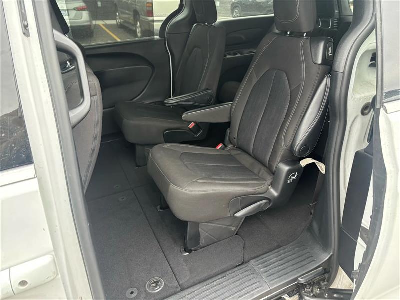 Chrysler Pacifica Touring 2022