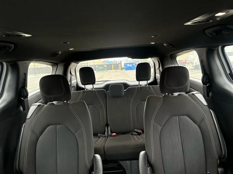 Chrysler Pacifica Touring 2022
