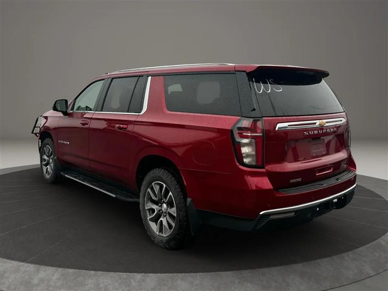 2022 Chevrolet Suburban LT photo 3
