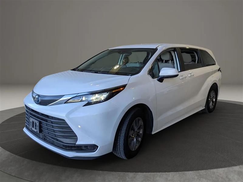 Toyota Sienna LE 8-Passenger AWD 2022
