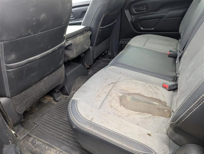 2017 Nissan Titan photo 4