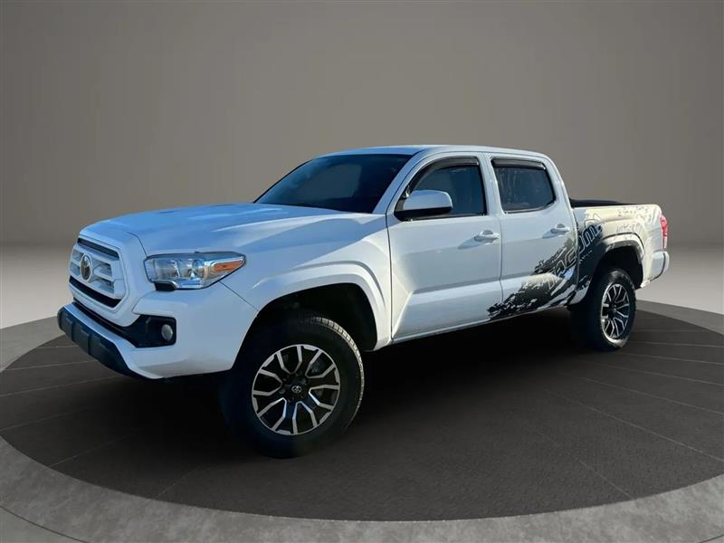 2020 Toyota Tacoma SR's photo