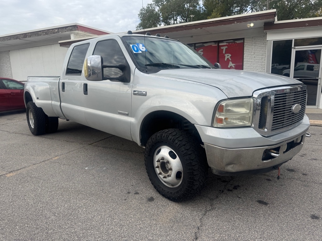 2006 Ford Super Duty F-350 DRW Crew Cab 156" XL 4WD