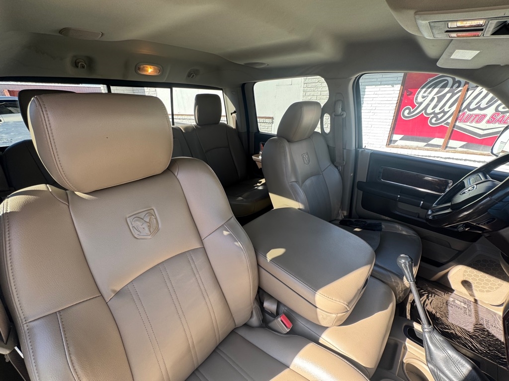 RAM 3500 4WD Crew Cab 169" Laramie 2011