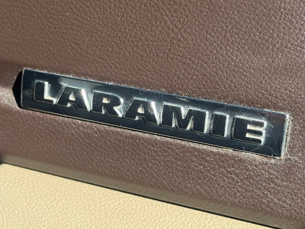 RAM 3500 4WD Crew Cab 169" Laramie 2011