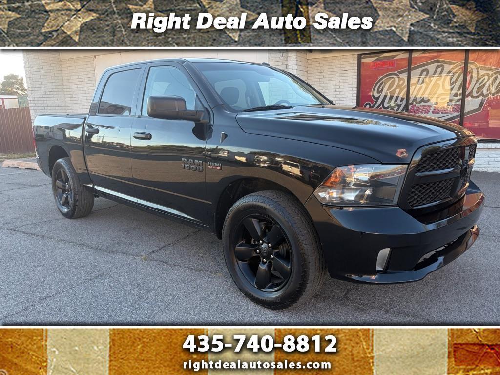 2017 RAM 1500 Express 4x4 Crew Cab 5'7" Box