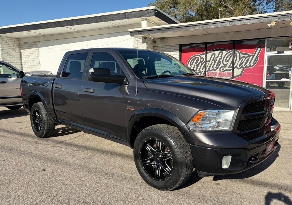 2018 RAM 1500 Outdoorsman 4x4 Crew Cab 5'7" Box