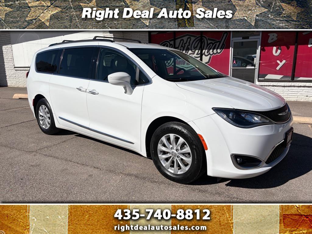 2017 Chrysler Pacifica Touring-L FWD