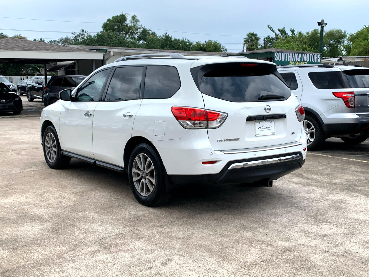 Nissan Pathfinder SL 2WD 2014 Nissan Pathfinder SL 2WD 2014