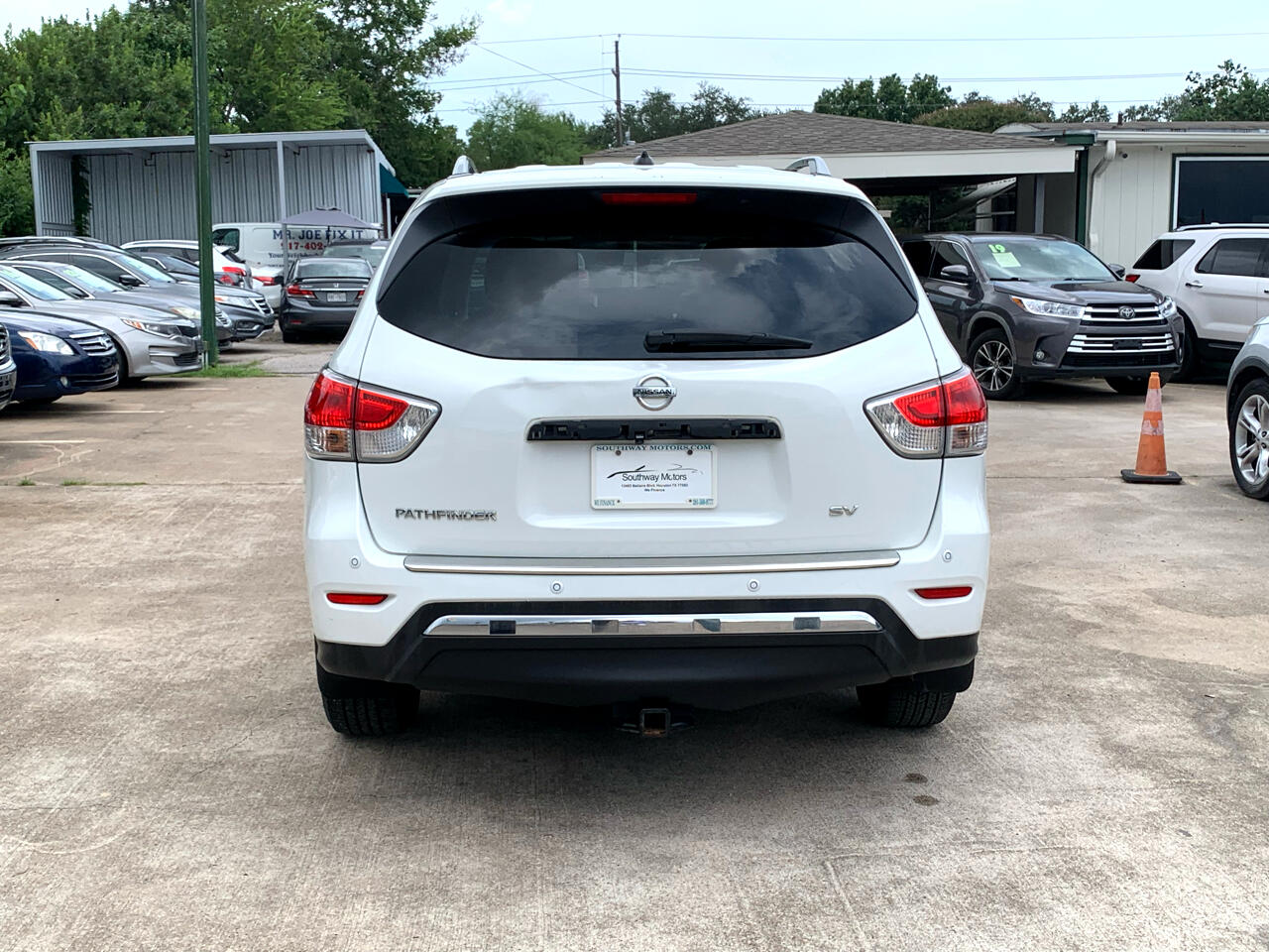 Nissan Pathfinder SL 2WD 2014 Nissan Pathfinder SL 2WD 2014