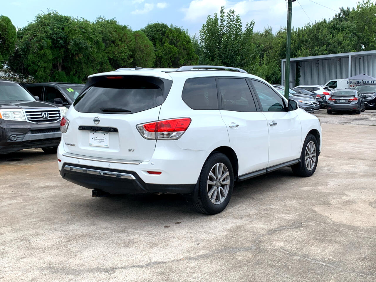 Nissan Pathfinder SL 2WD 2014 Nissan Pathfinder SL 2WD 2014