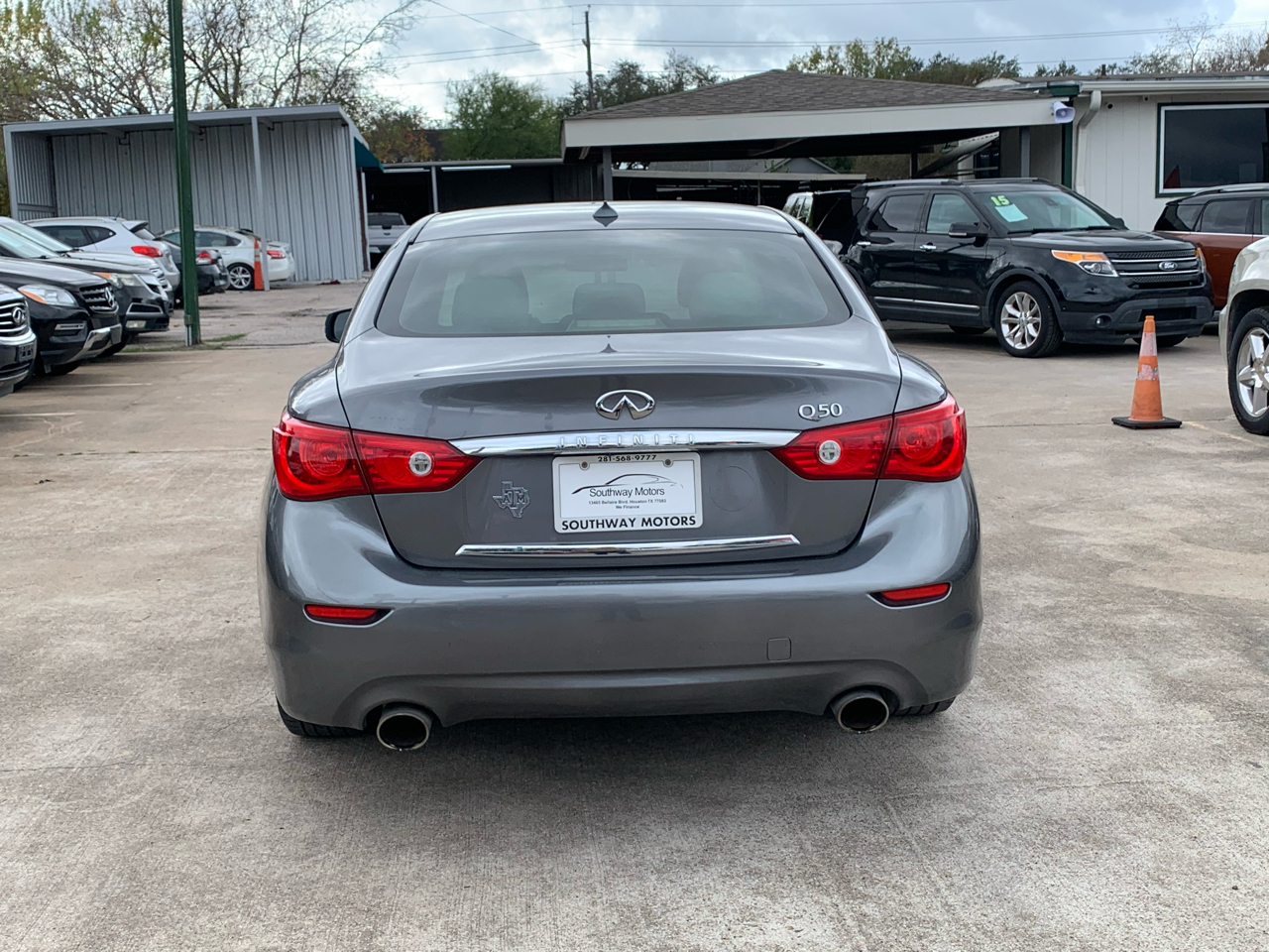 Infiniti Q50 Base 2015