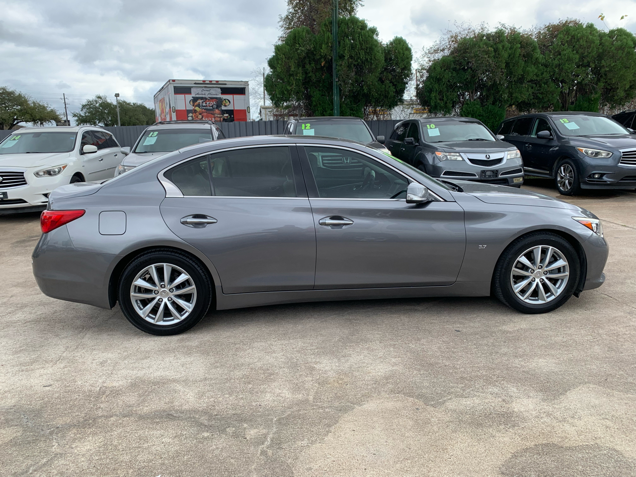 Infiniti Q50 Base 2015