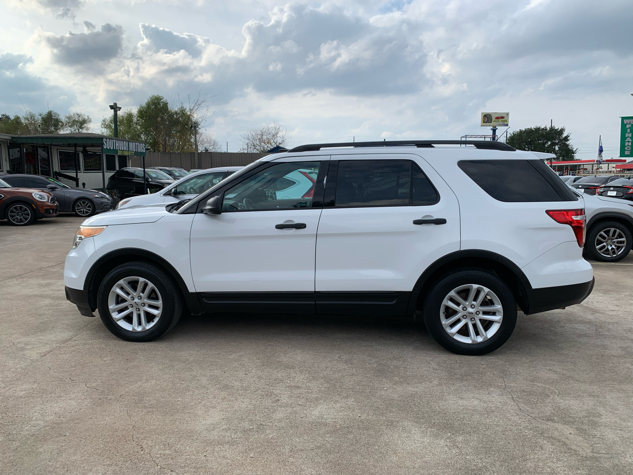 Ford Explorer Base FWD 2015
