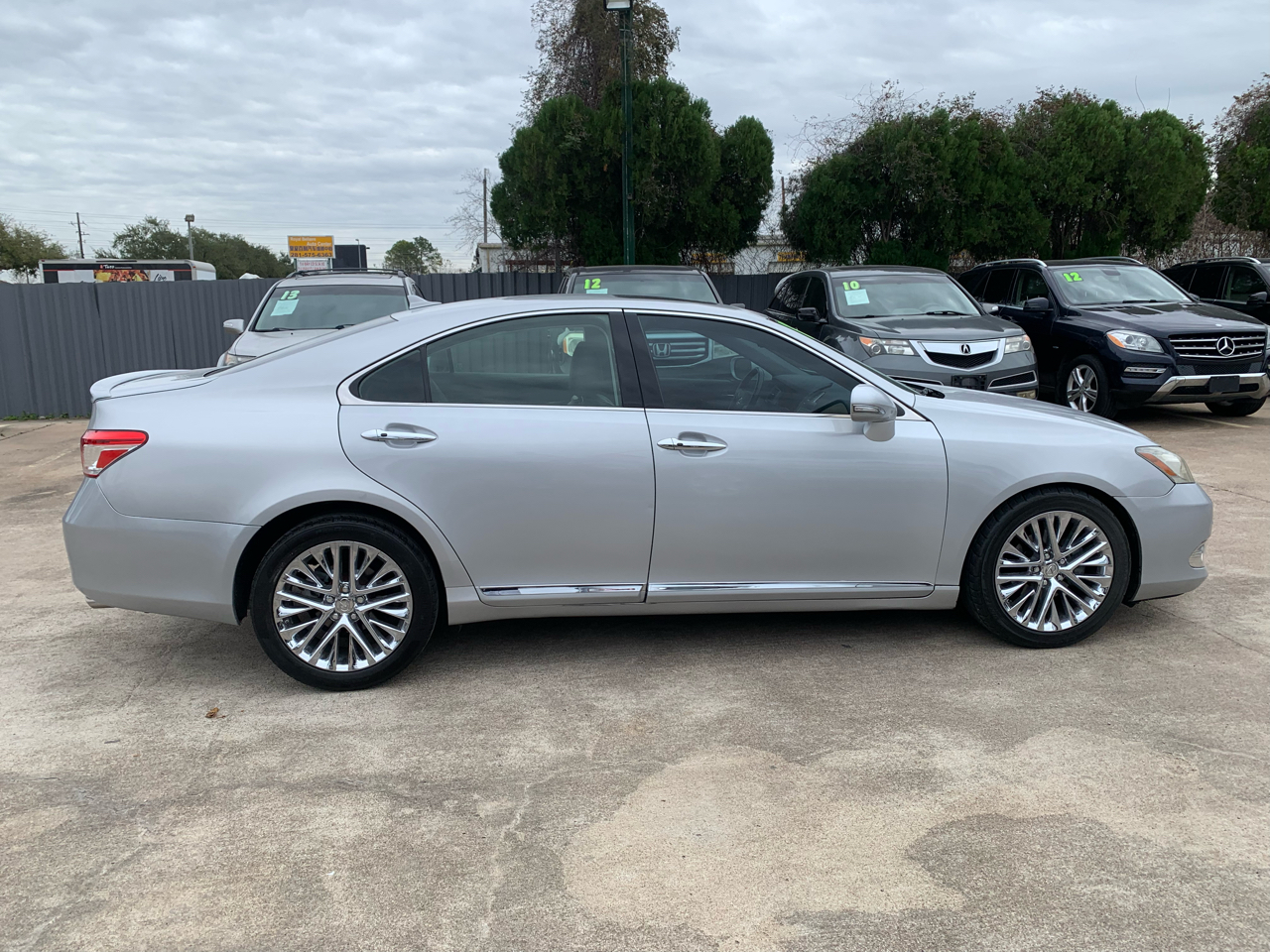 Lexus ES 350 Sedan 2012