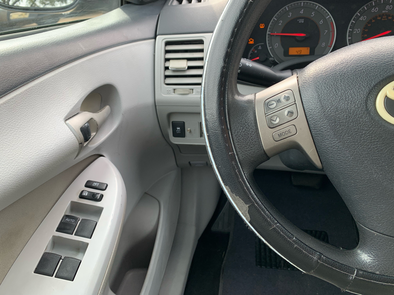 Toyota Corolla L 4-Speed AT 2013