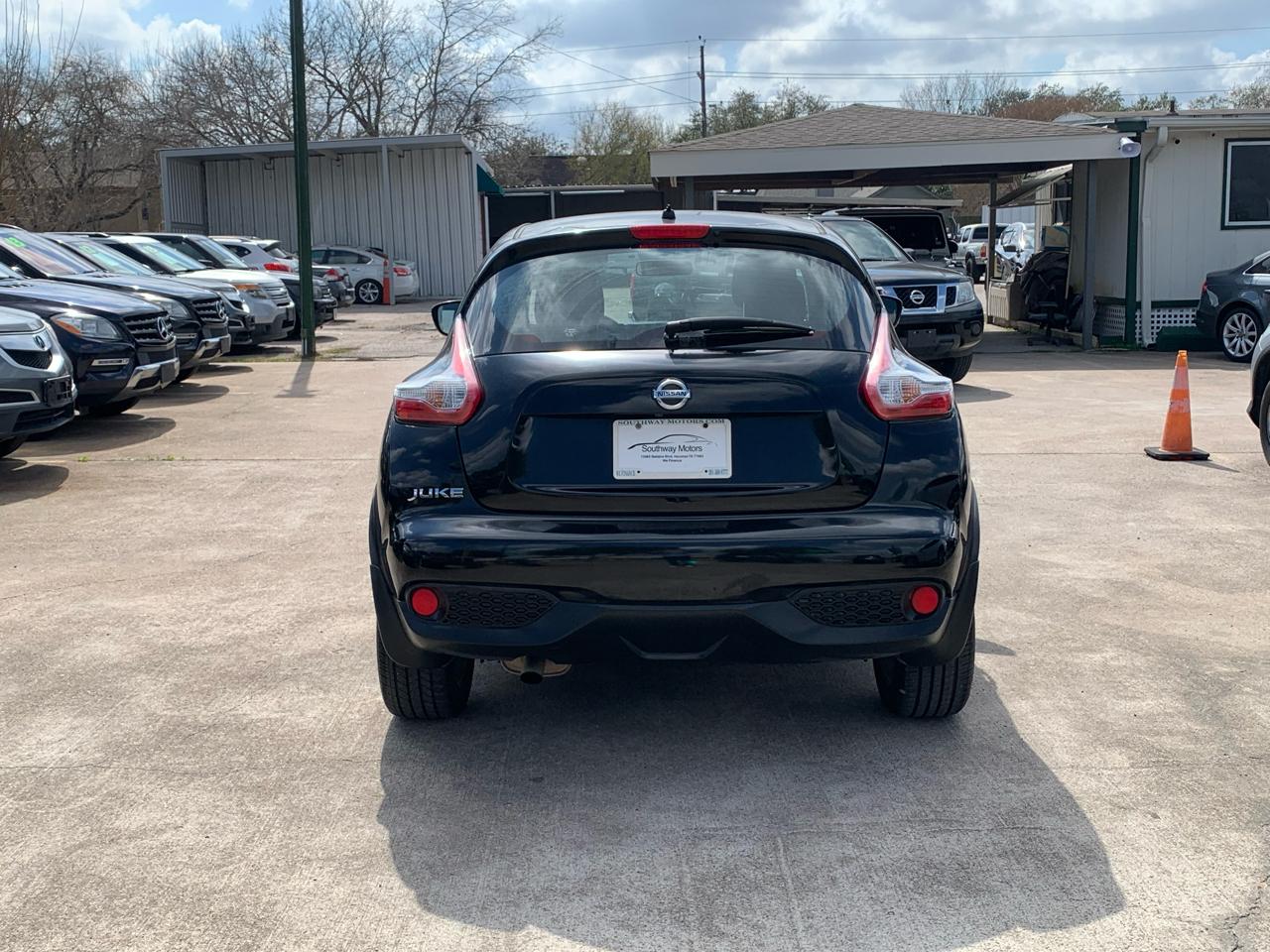 Nissan Juke S FWD 2015