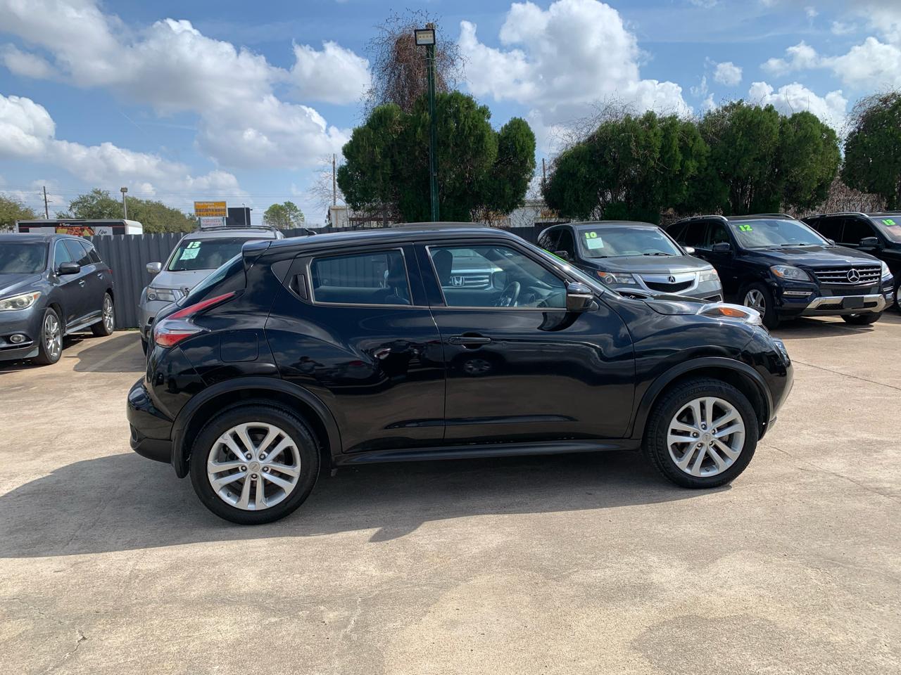 Nissan Juke S FWD 2015