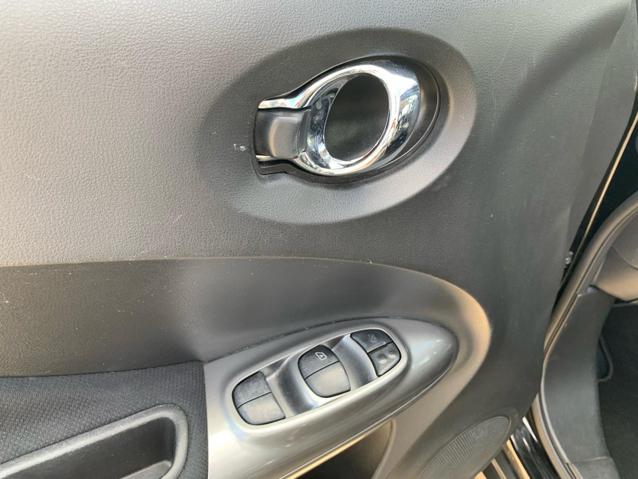 Nissan Juke S FWD 2015