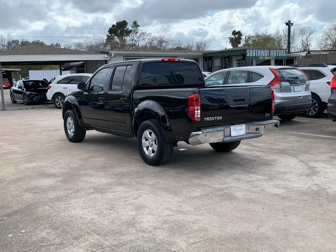 Nissan Frontier S Crew Cab 2WD 2011