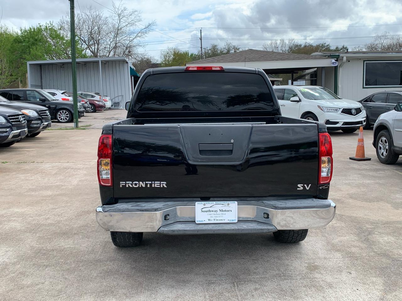 Nissan Frontier S Crew Cab 2WD 2011