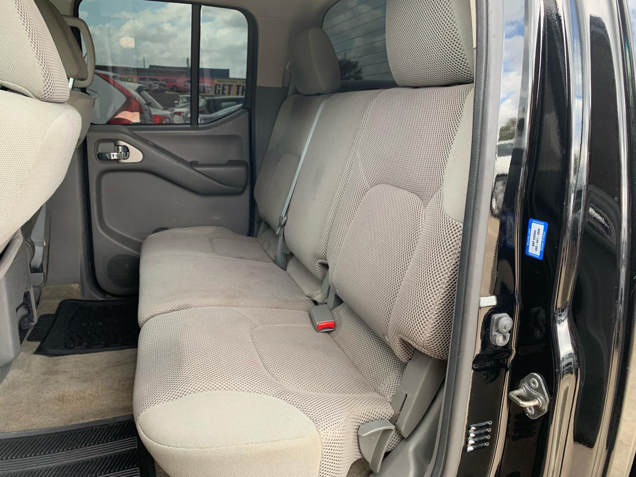 Nissan Frontier S Crew Cab 2WD 2011