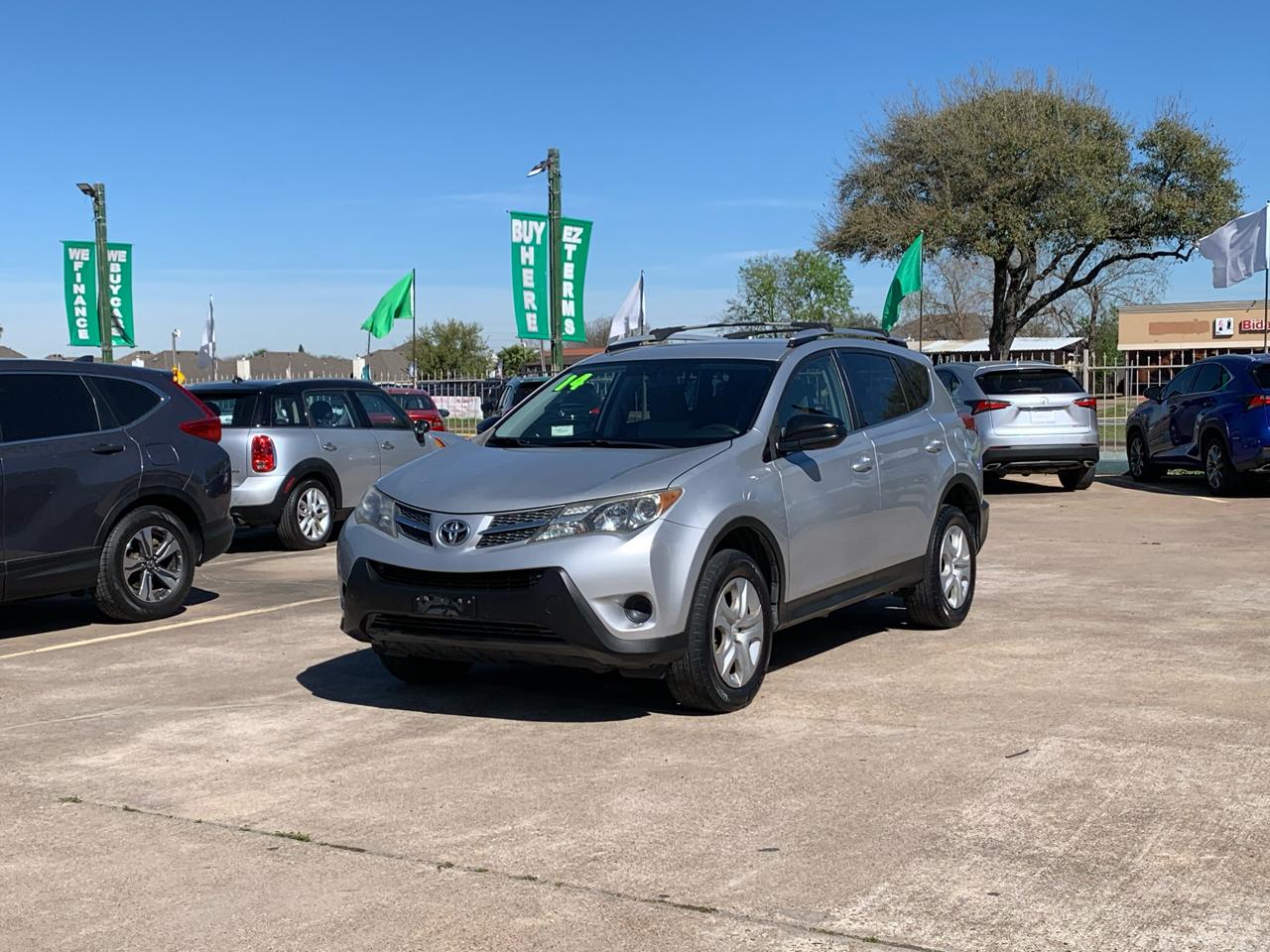 Toyota RAV4 LE FWD 2014