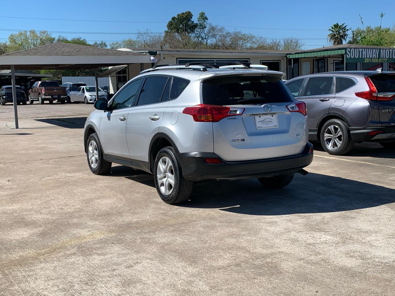 Toyota RAV4 LE FWD 2014