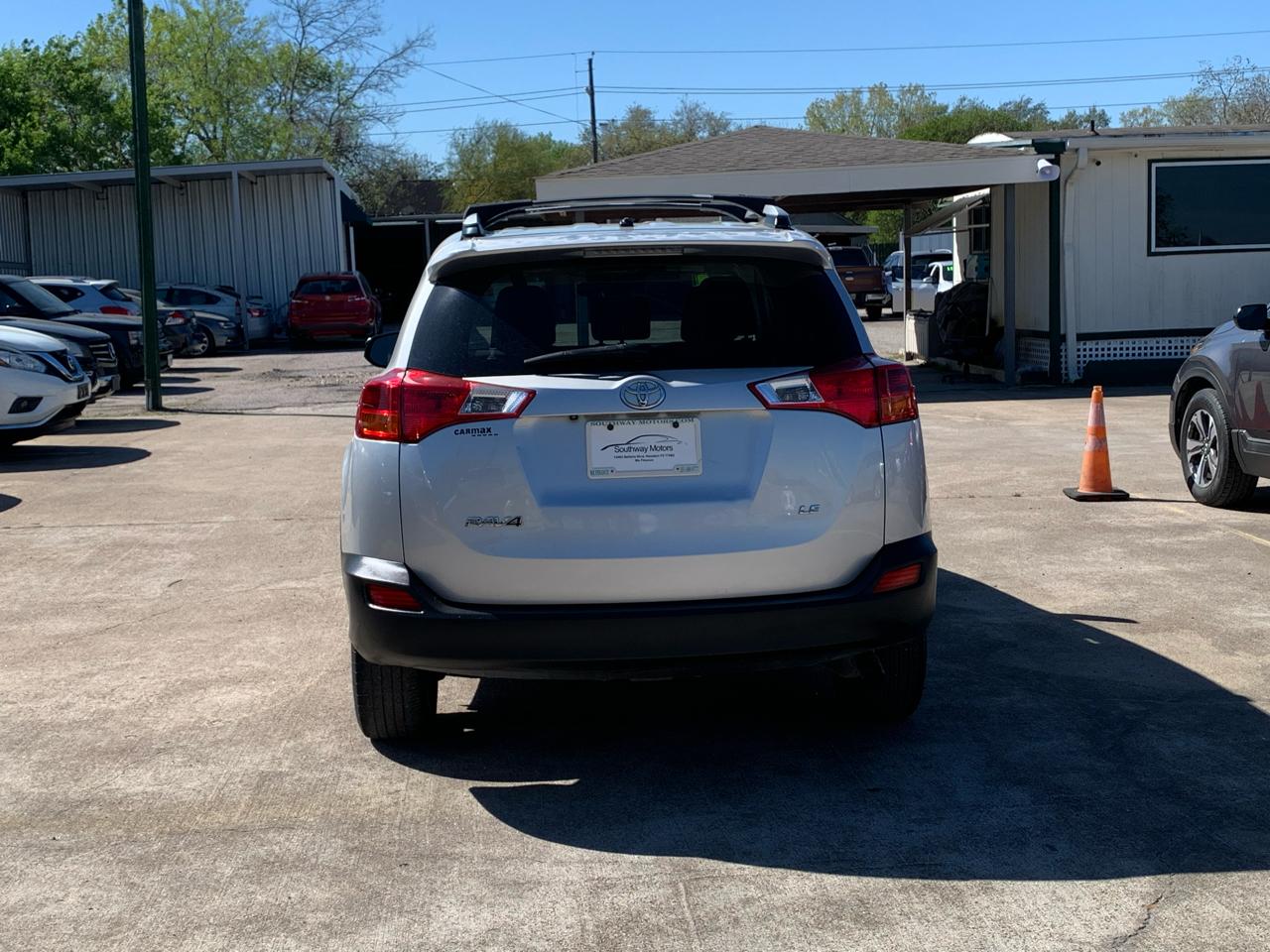 Toyota RAV4 LE FWD 2014