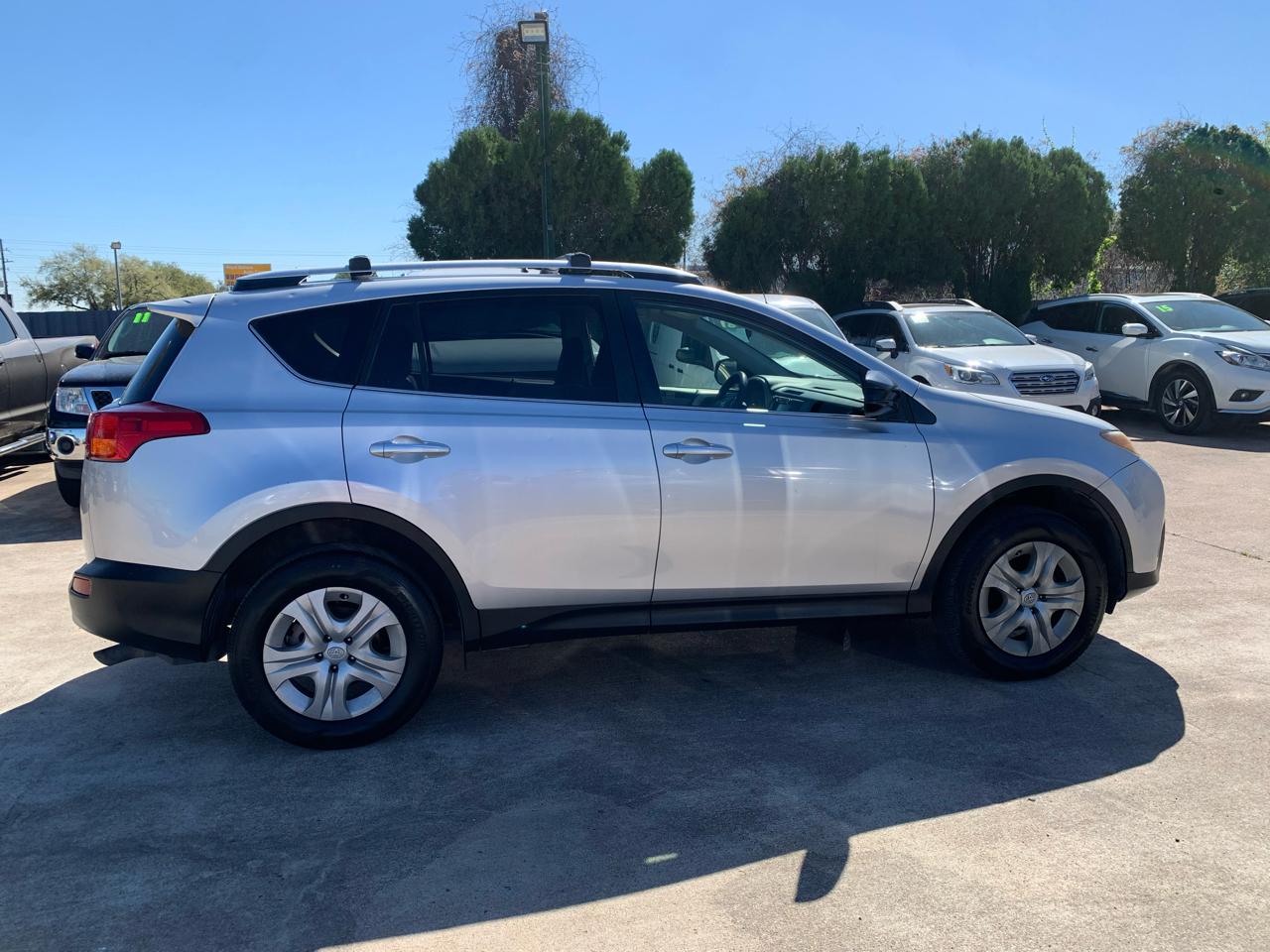 Toyota RAV4 LE FWD 2014
