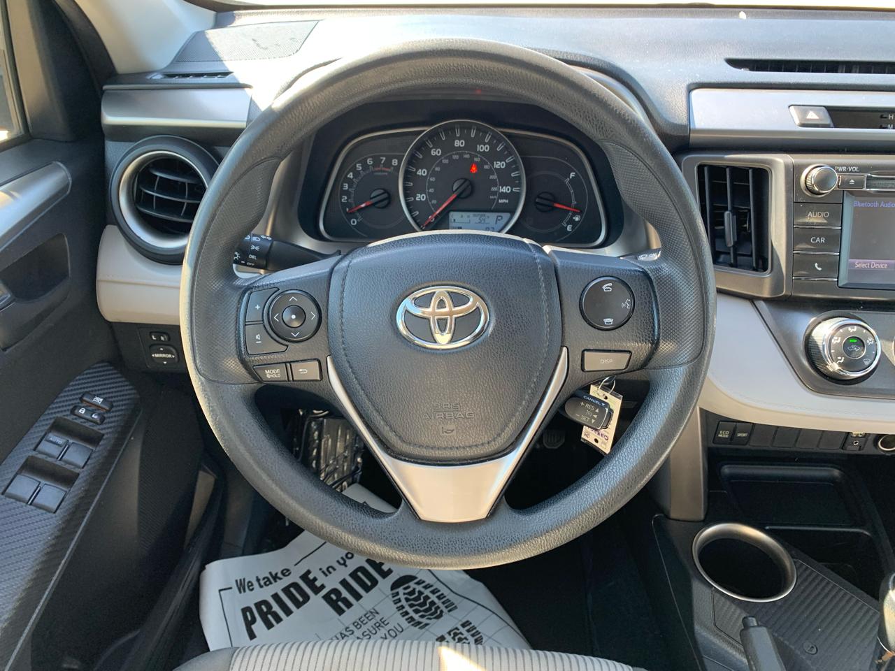 Toyota RAV4 LE FWD 2014