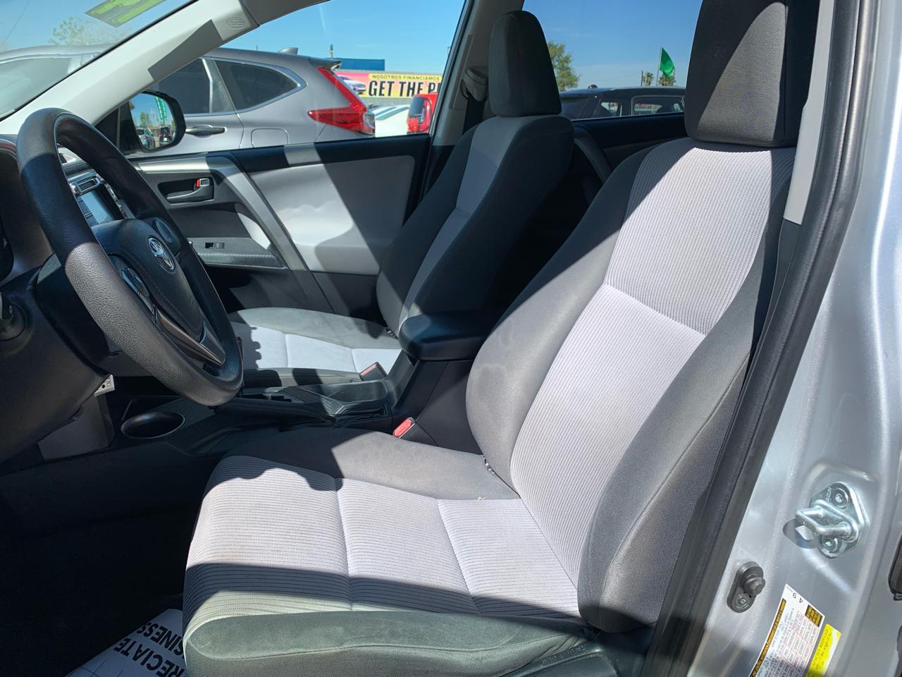 Toyota RAV4 LE FWD 2014