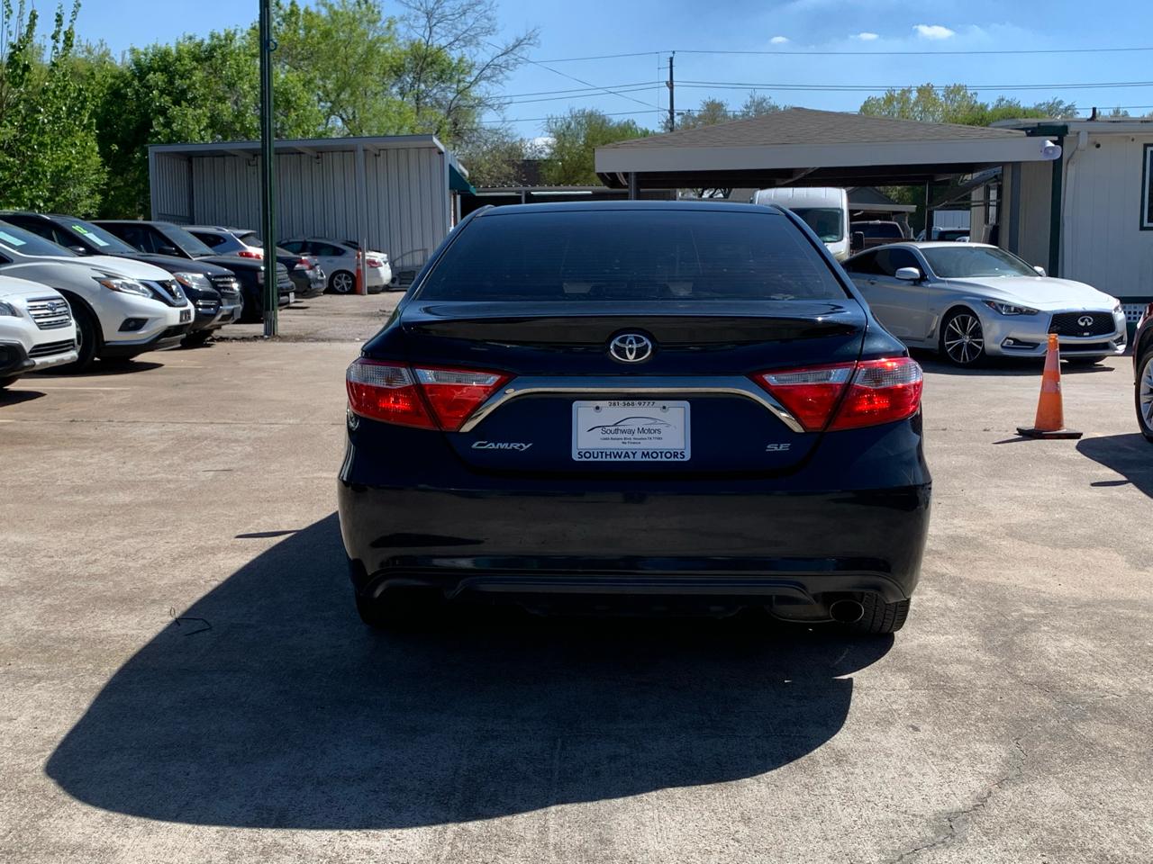 Toyota Camry SE 2015