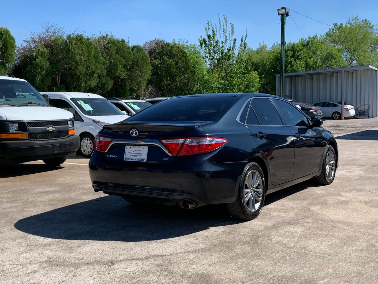 Toyota Camry SE 2015