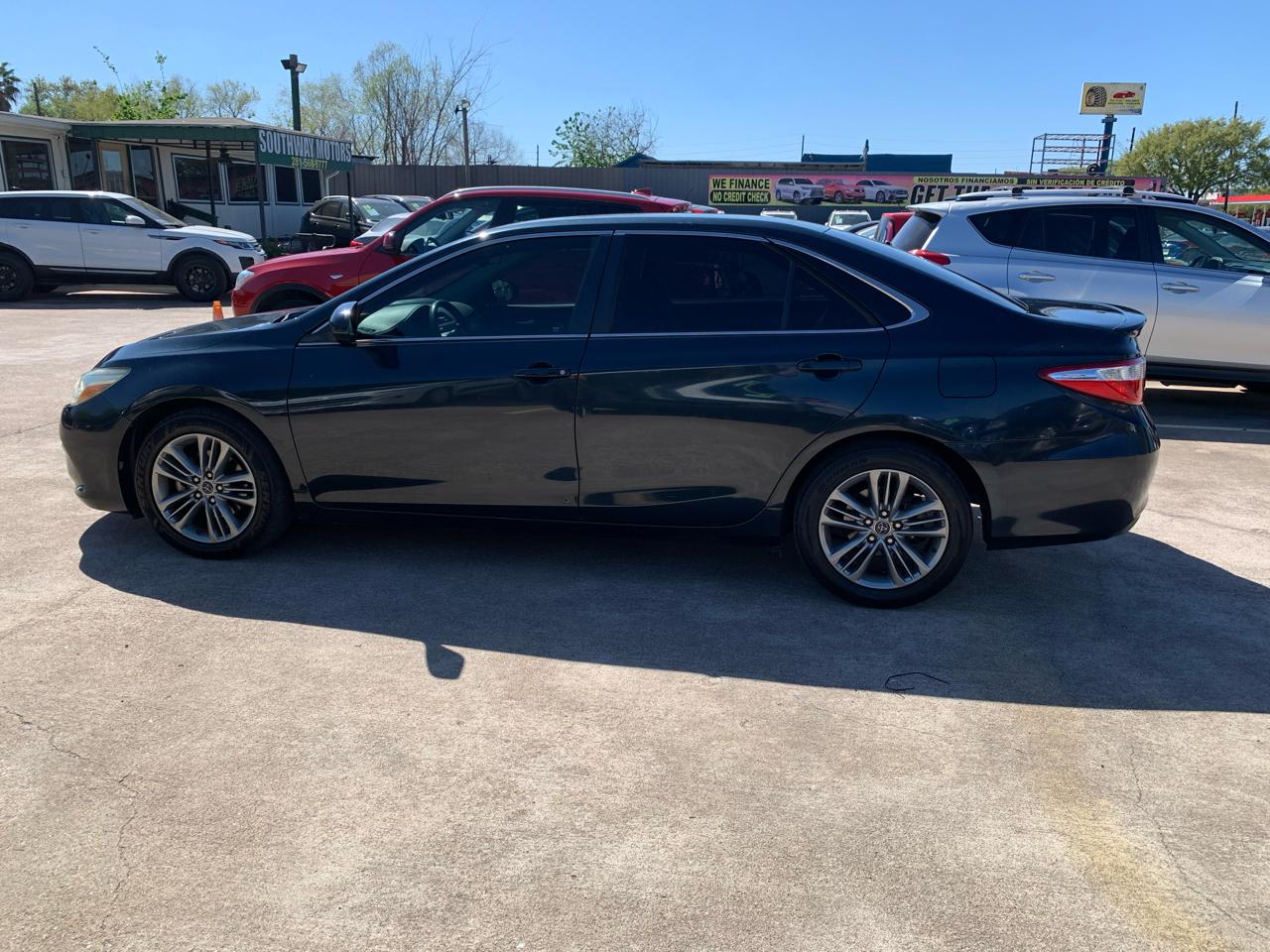Toyota Camry SE 2015