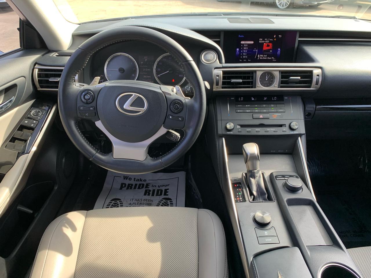Lexus IS 200t 2016